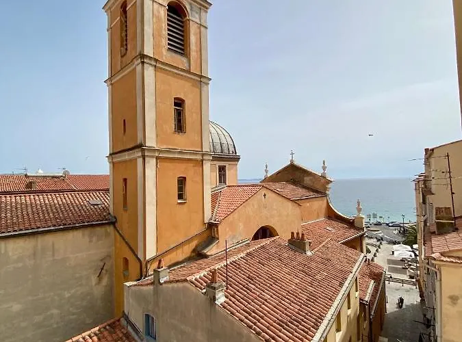 Chez Andrea, Centre Historique 公寓 *